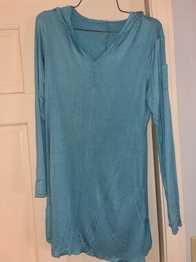 Athleta Light Blue V-Neck Hooded Top